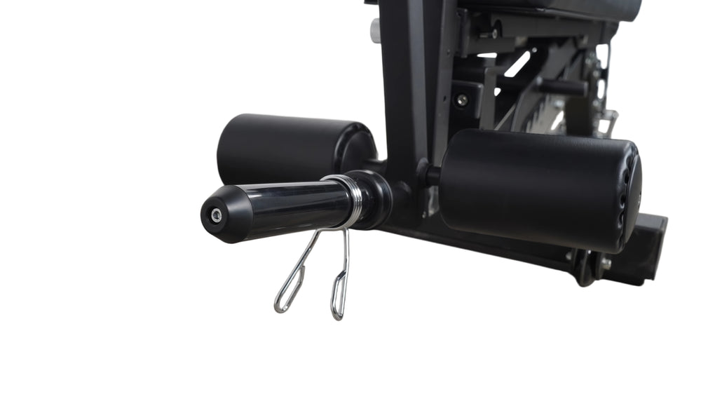 Non-slip rubber feet ensure stable placement and floor protection.