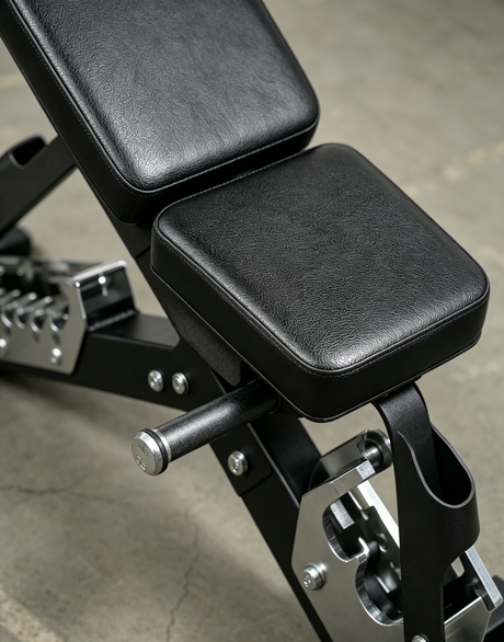 SKEISO JXS-037C upholstered seat pad and frame close-up