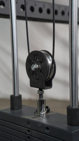 SKEISO SKS-2 weight-stack pulley and twin guide rods close-up